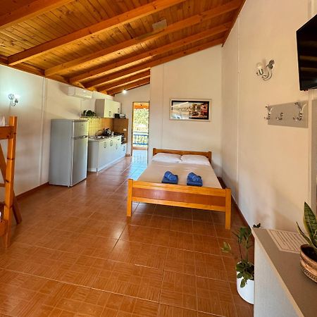 Guesthouse Rondo Himarë Dış mekan fotoğraf