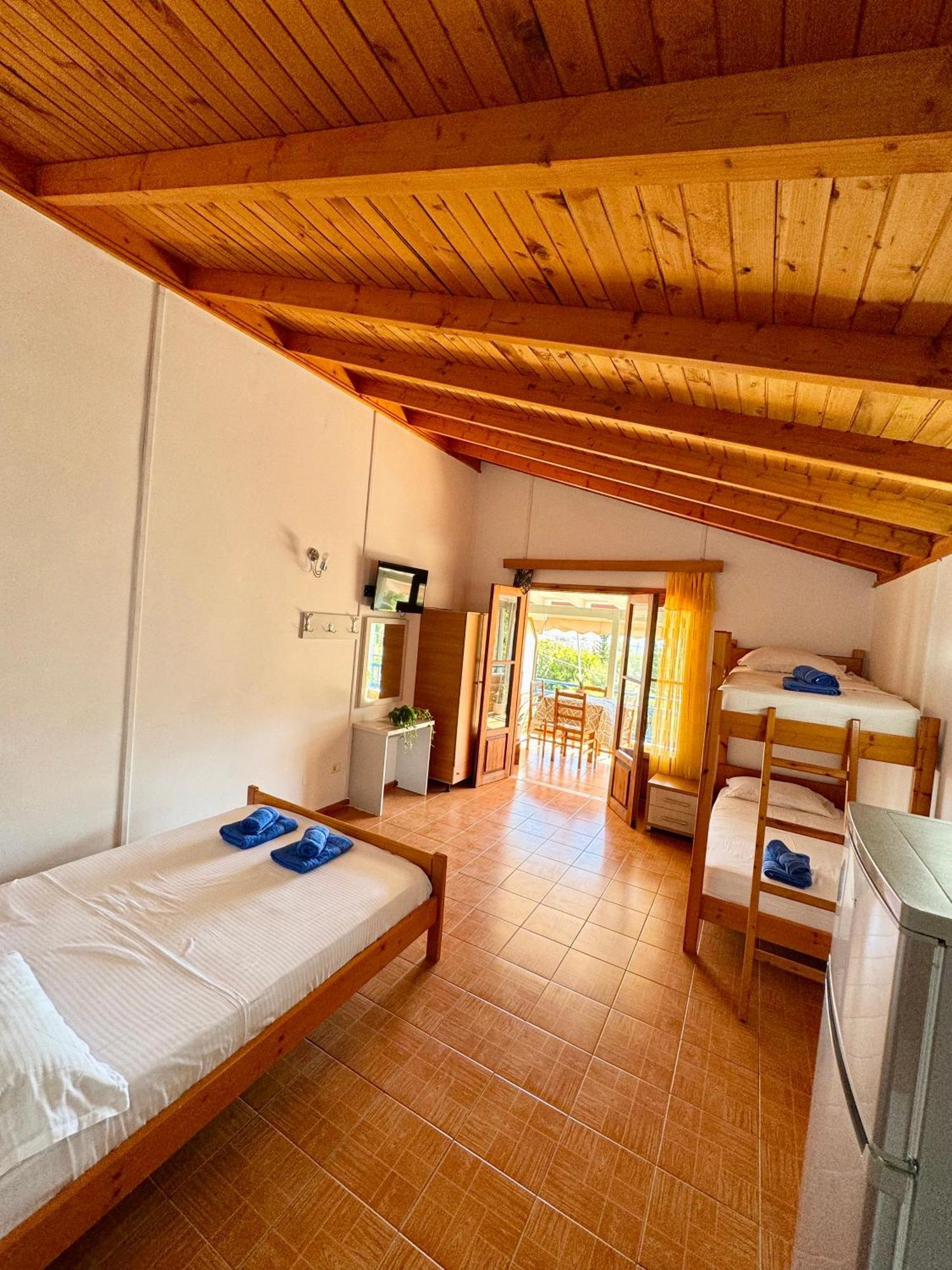 Guesthouse Rondo Himarë Dış mekan fotoğraf