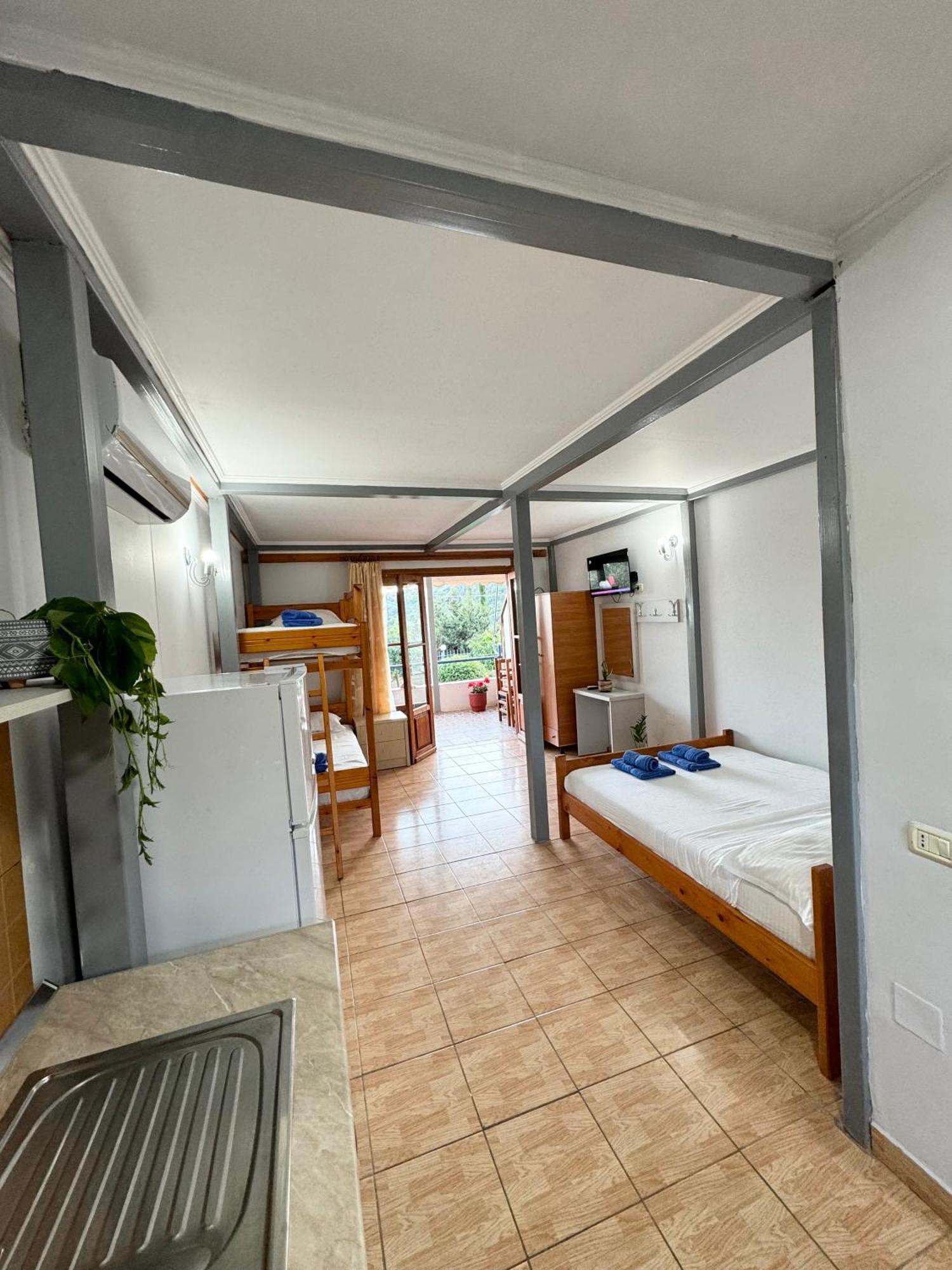 Guesthouse Rondo Himarë Dış mekan fotoğraf