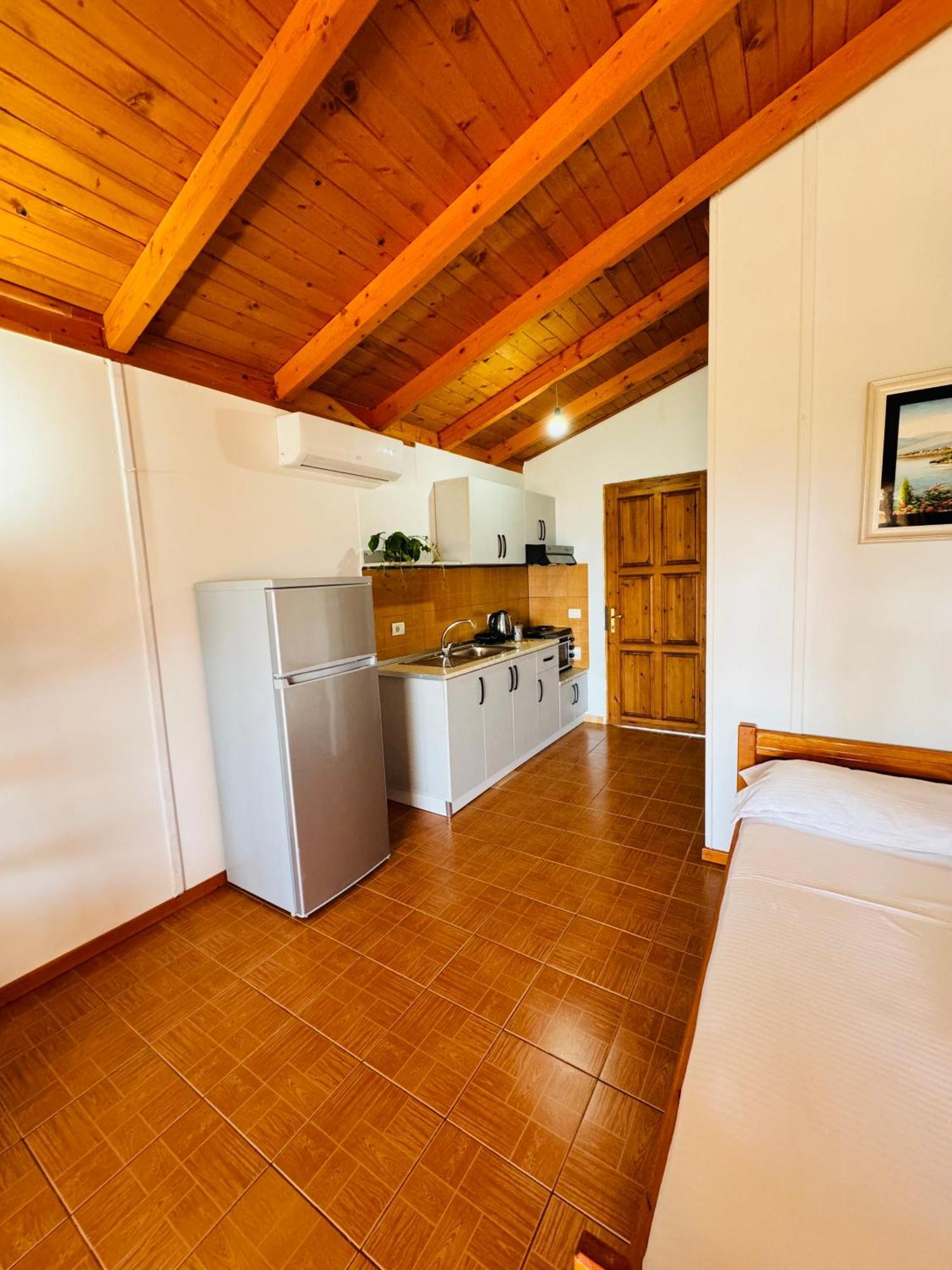 Guesthouse Rondo Himarë Dış mekan fotoğraf