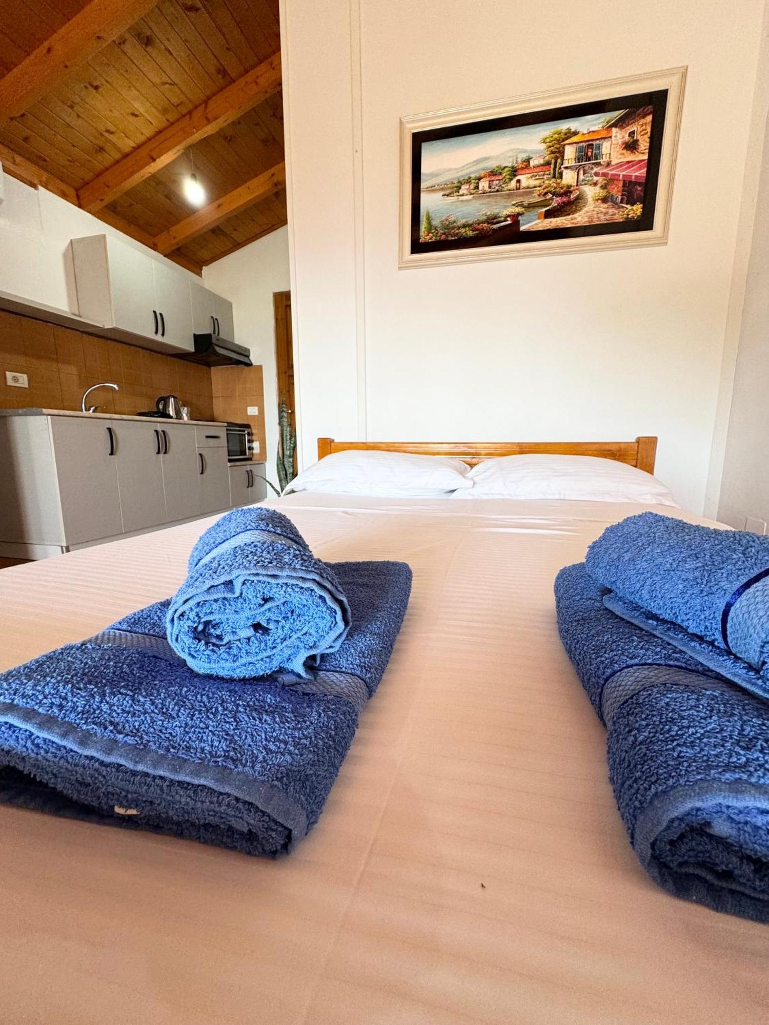 Guesthouse Rondo Himarë Dış mekan fotoğraf