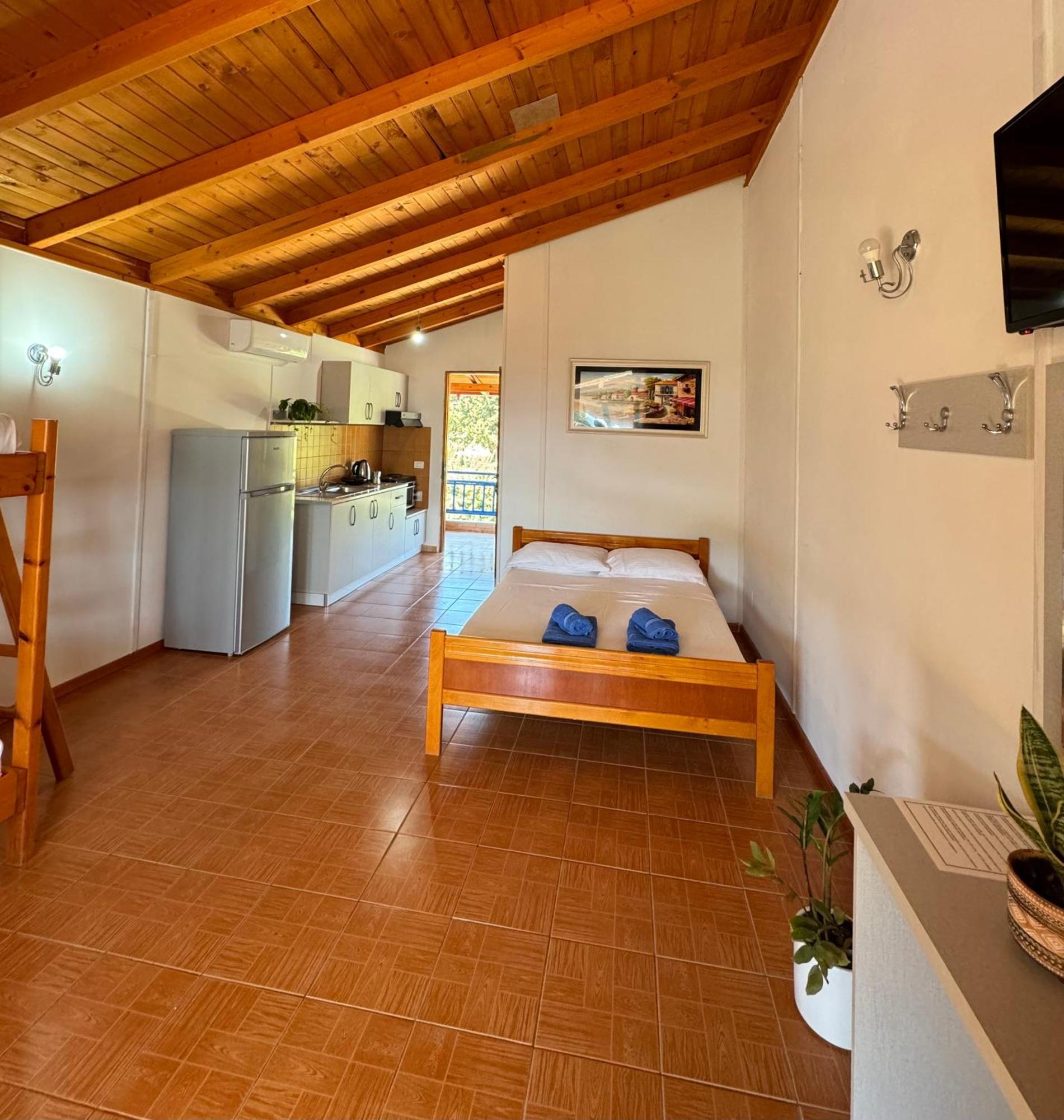 Guesthouse Rondo Himarë Dış mekan fotoğraf