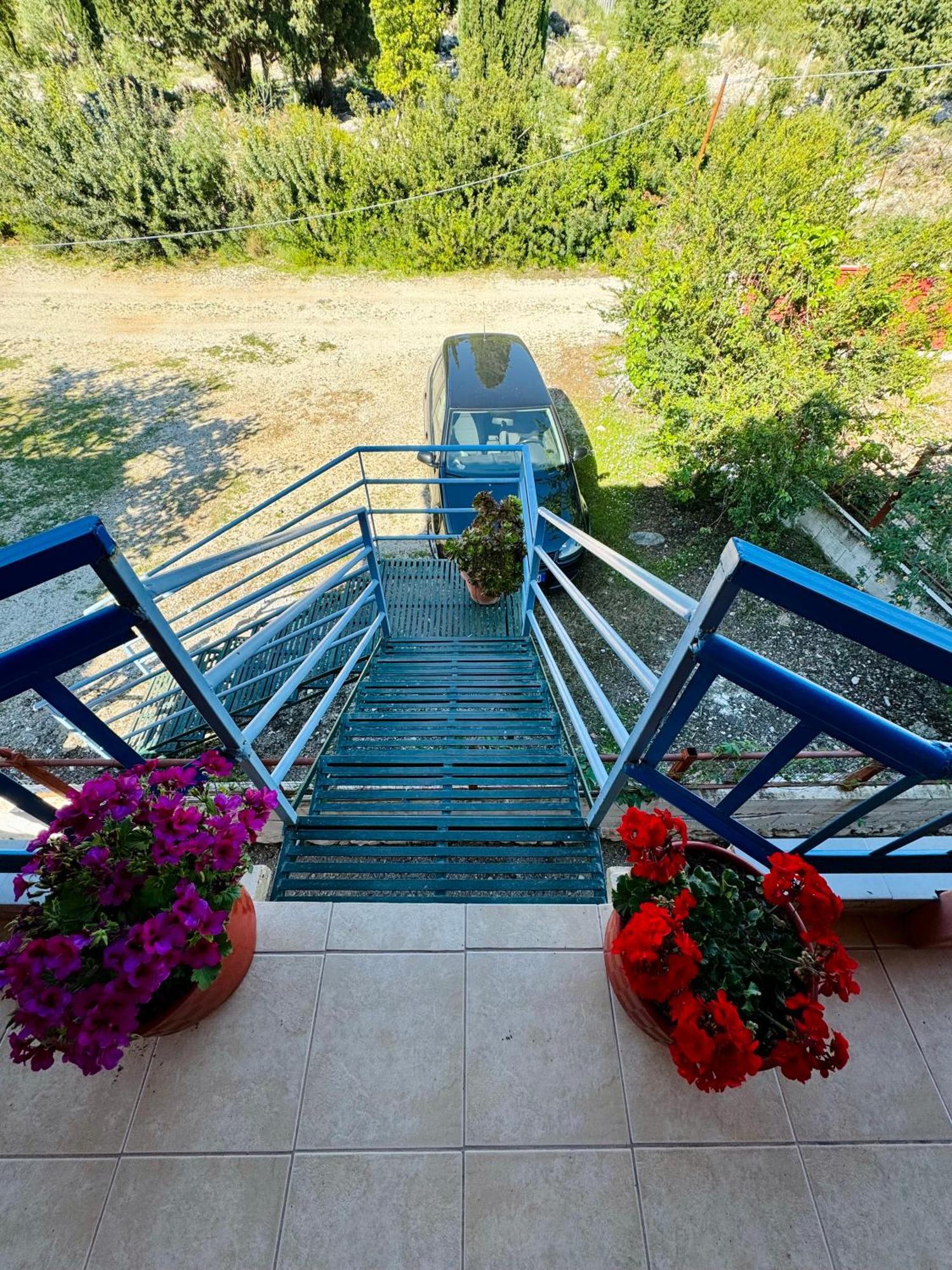 Guesthouse Rondo Himarë Dış mekan fotoğraf