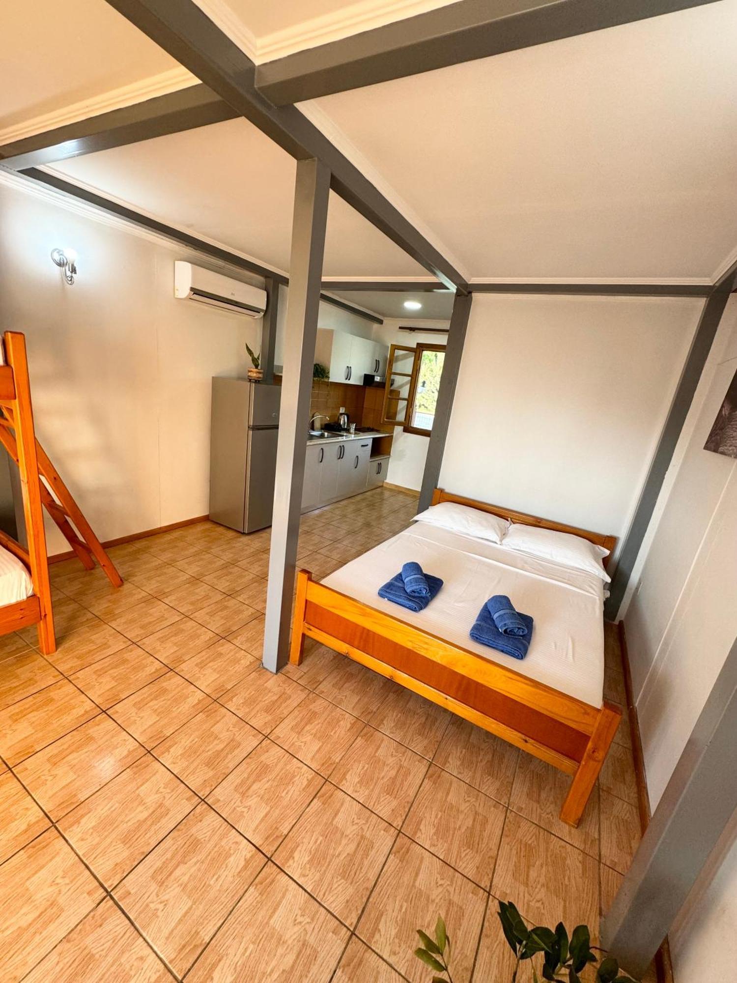 Guesthouse Rondo Himarë Dış mekan fotoğraf