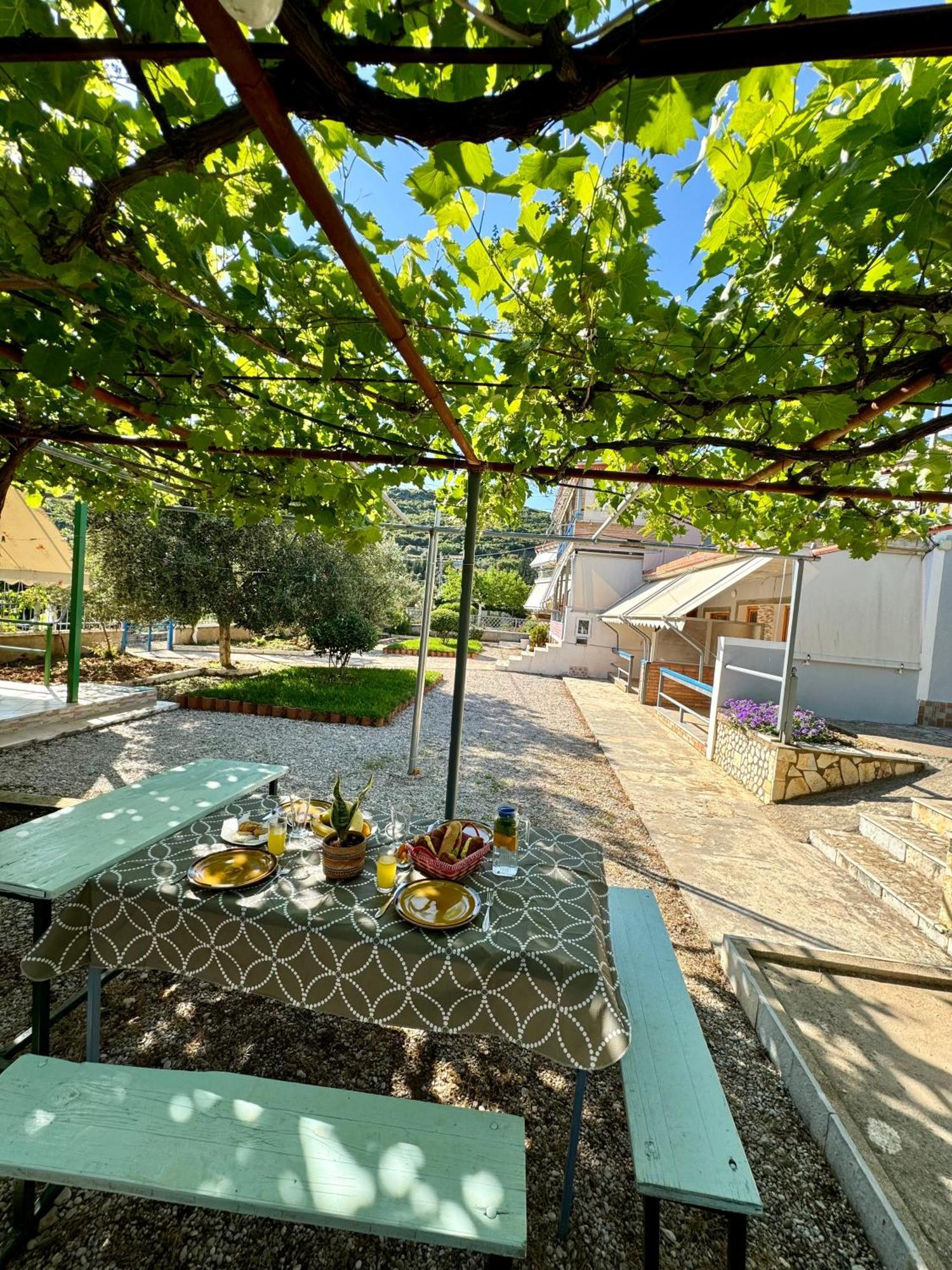 Guesthouse Rondo Himarë Dış mekan fotoğraf