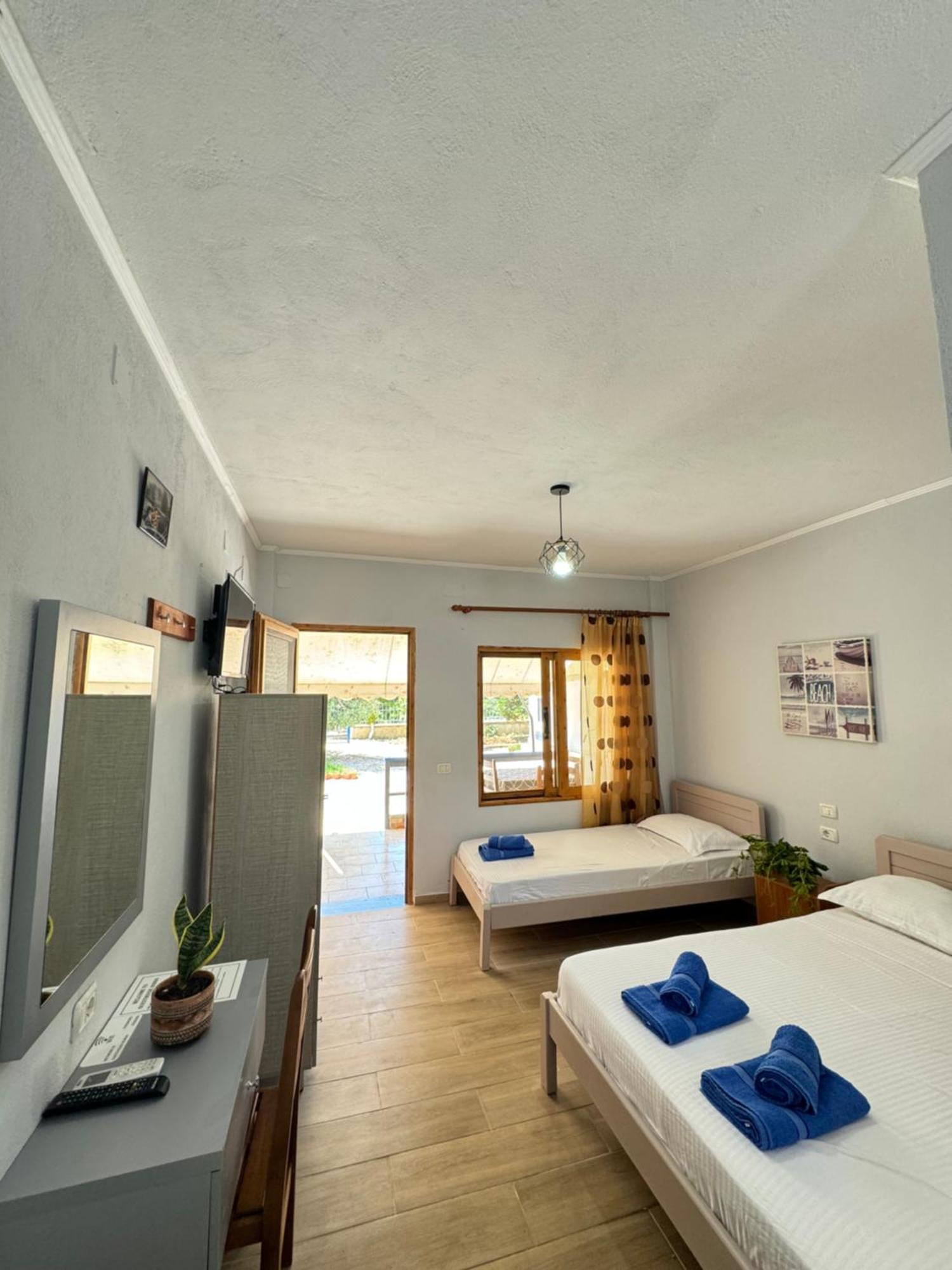 Guesthouse Rondo Himarë Dış mekan fotoğraf