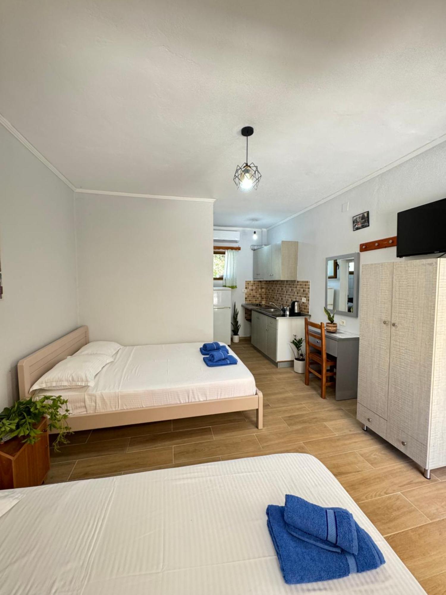 Guesthouse Rondo Himarë Dış mekan fotoğraf